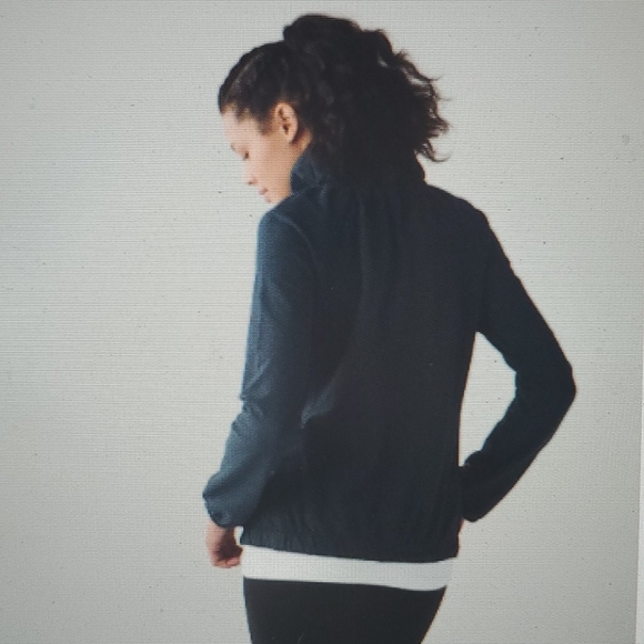 Lululemon After All Pullover - Picture 2 of 9